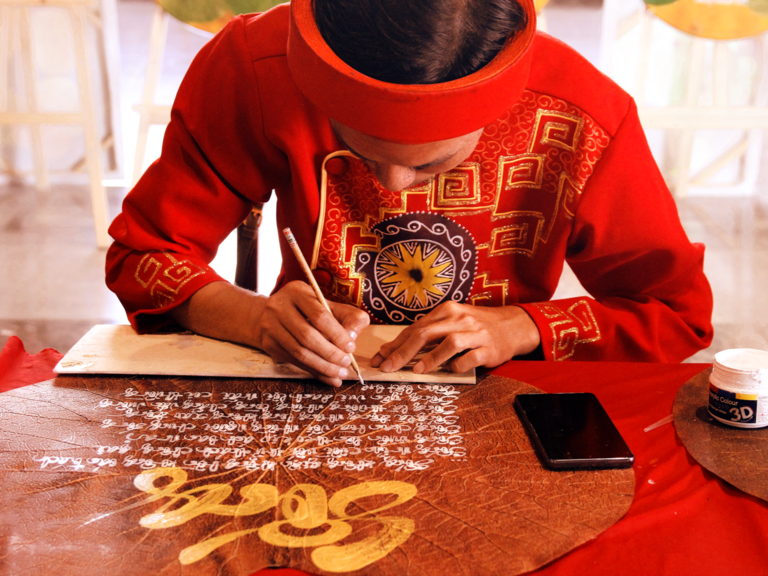 Thuê nghệ nhân viết Thư pháp Tây Ninh - Dịch vụ thuê Ông đồ viết Thư pháp