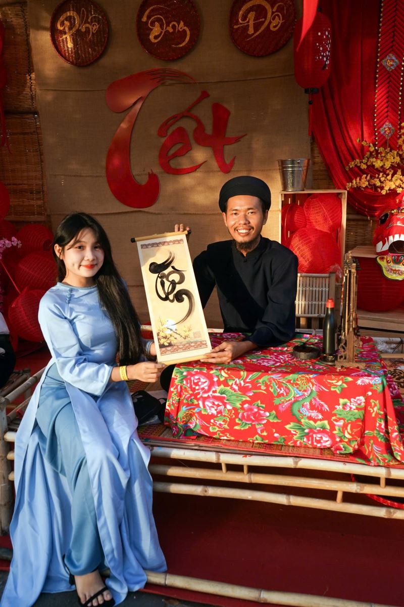 Book Ông Đồ Thư Pháp TPHCM Trọn Gói - Thuê Ông Đồ Thư Pháp TPHCM Trọn Gói